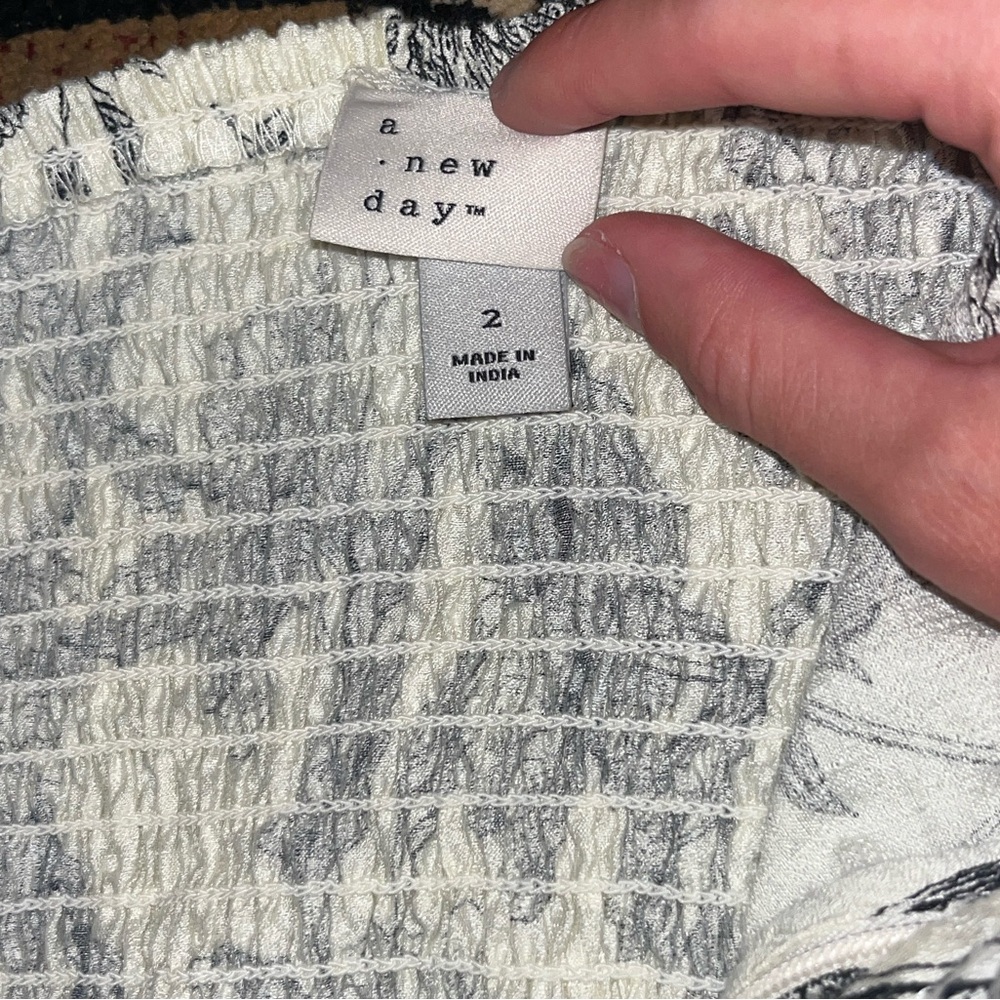 A New Day Textured Knit Top in Gray and Cream - Picture 3 of 3